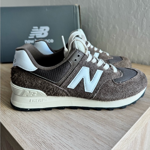 New Balance Women’s Brown Sneakers - Picture 3 of 9